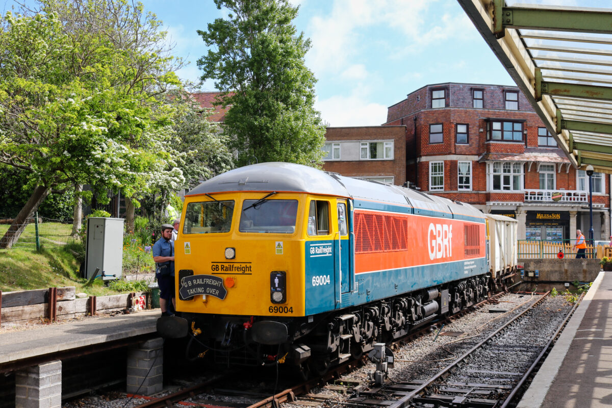 GB Railfreight Class 69 No. 69 004
