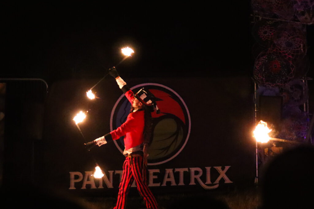 Pantheatrix fire juggler