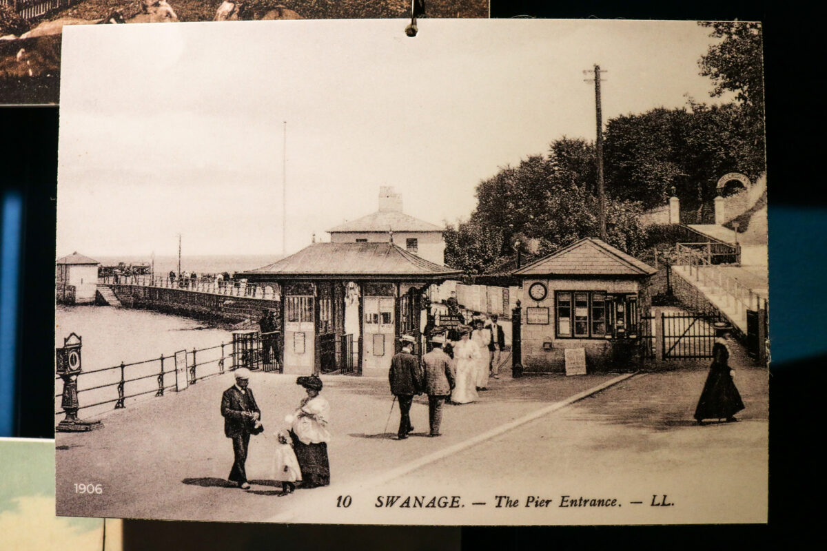 Archive image of the entrance to Swanage Pier