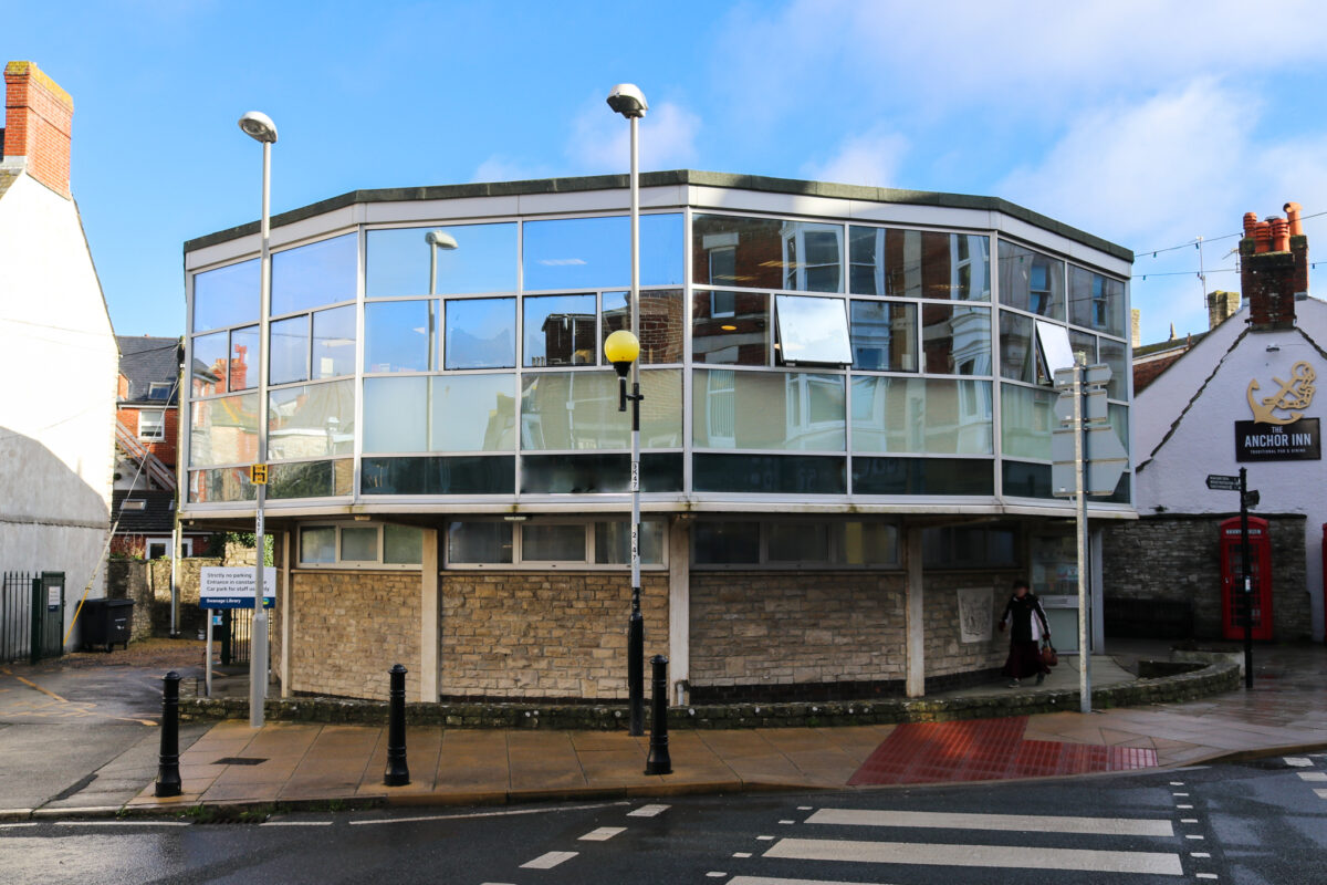 Swanage-Library-exterior